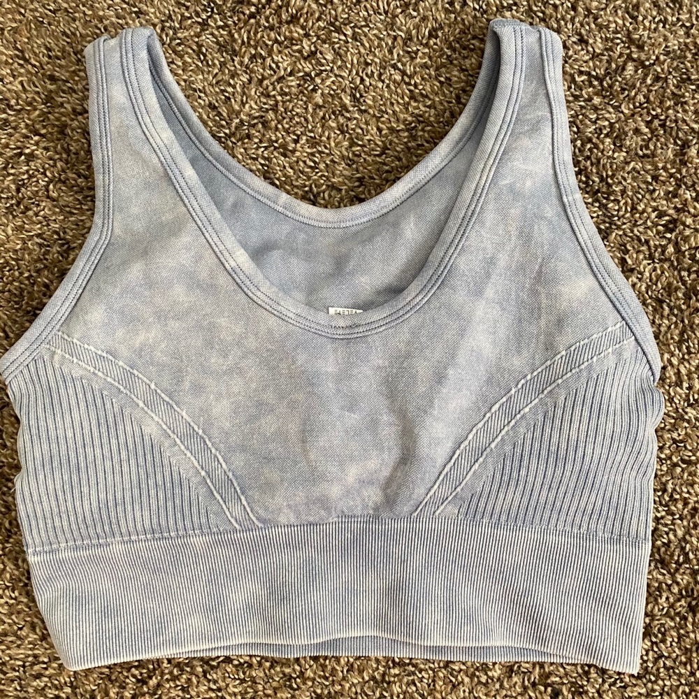 Seamless high neck sports bra